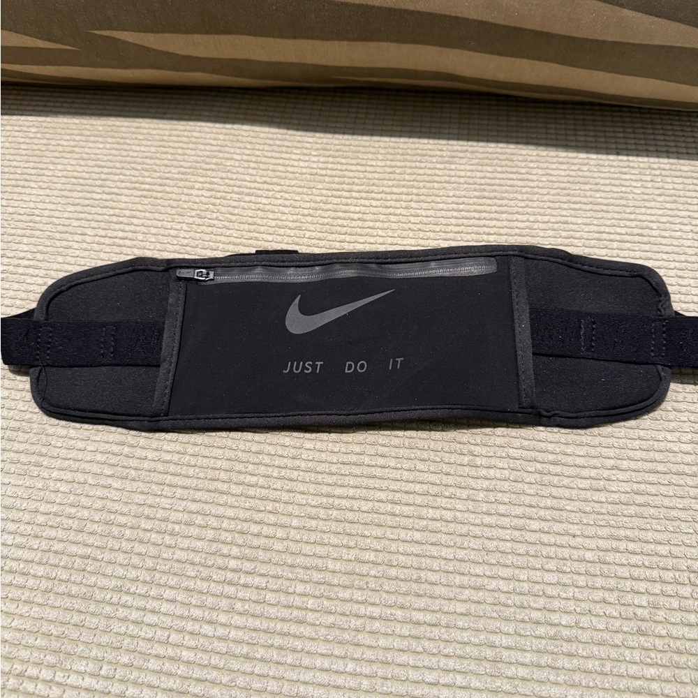 Nike Running slim Belt Bag